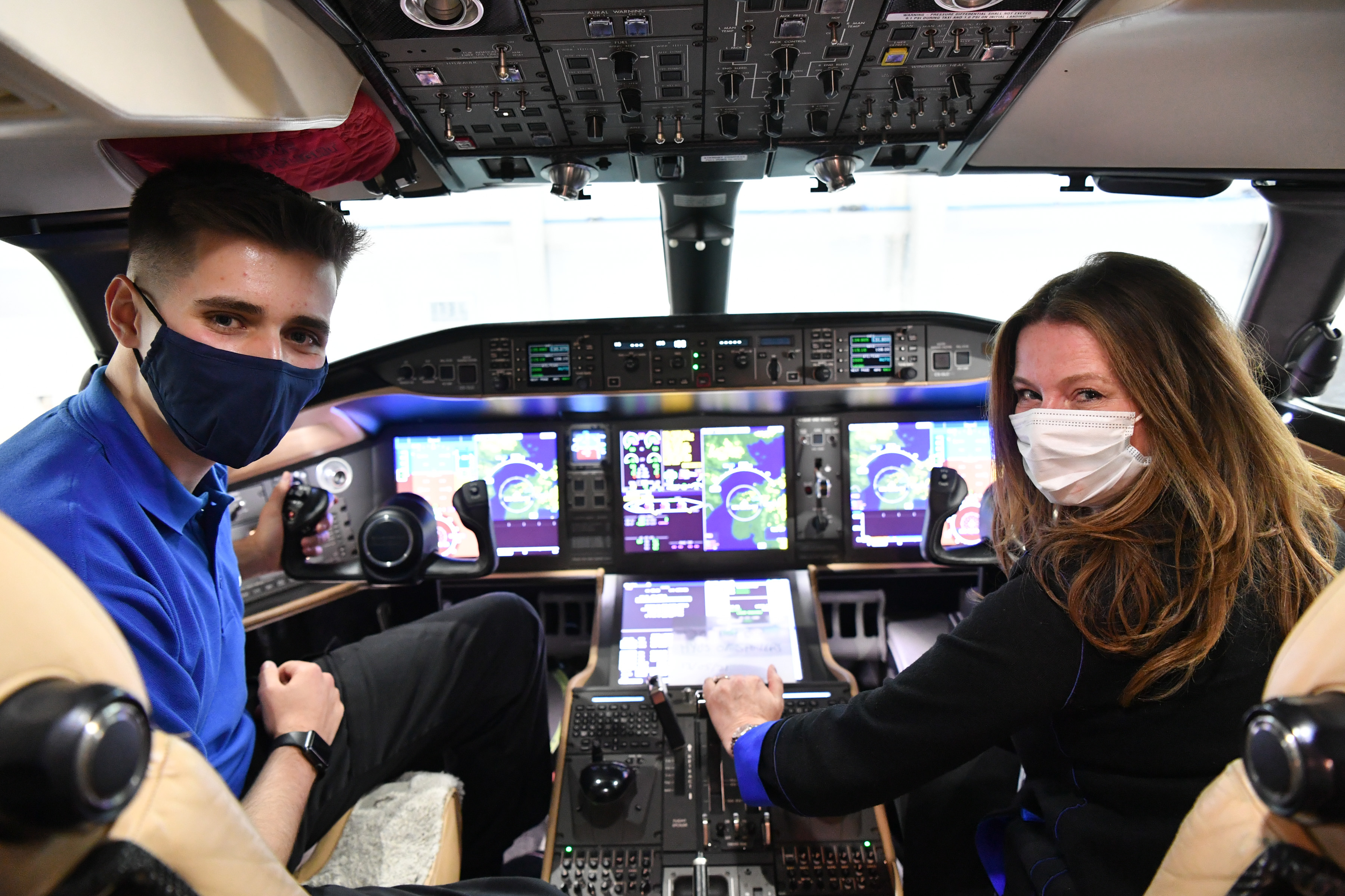 Bombardier forme la nouvelle génération de techniciens de maintenance d’avion à son Centre de service de Londres-Biggin Hill