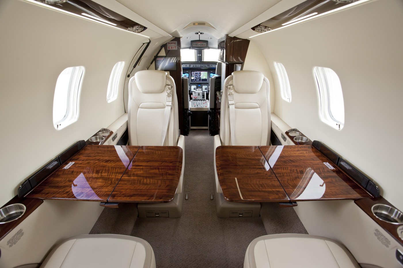 Learjet 75 75033 (45488) Cabin 1