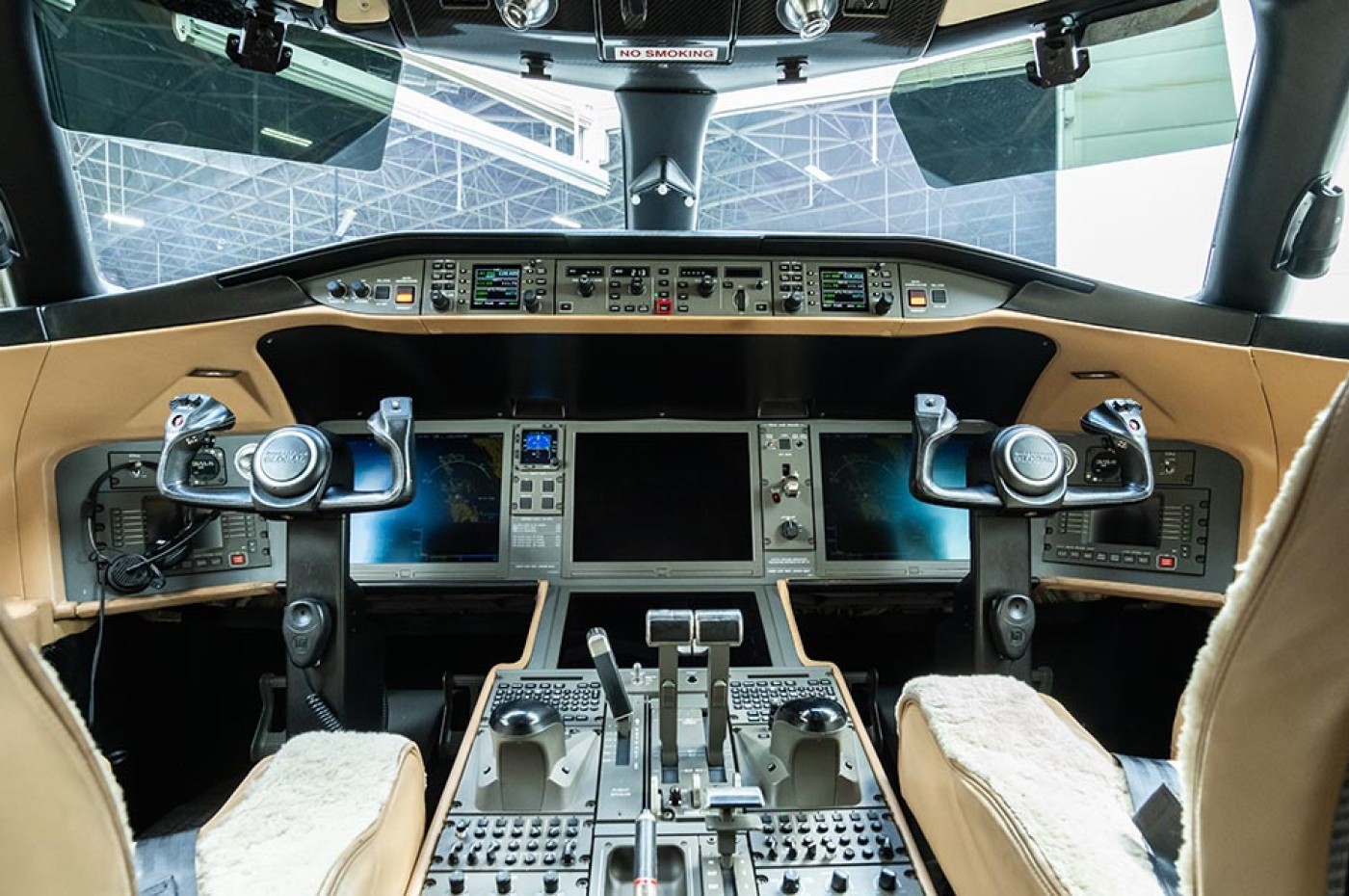 Global 5000 GVFD 9610 Cockpit