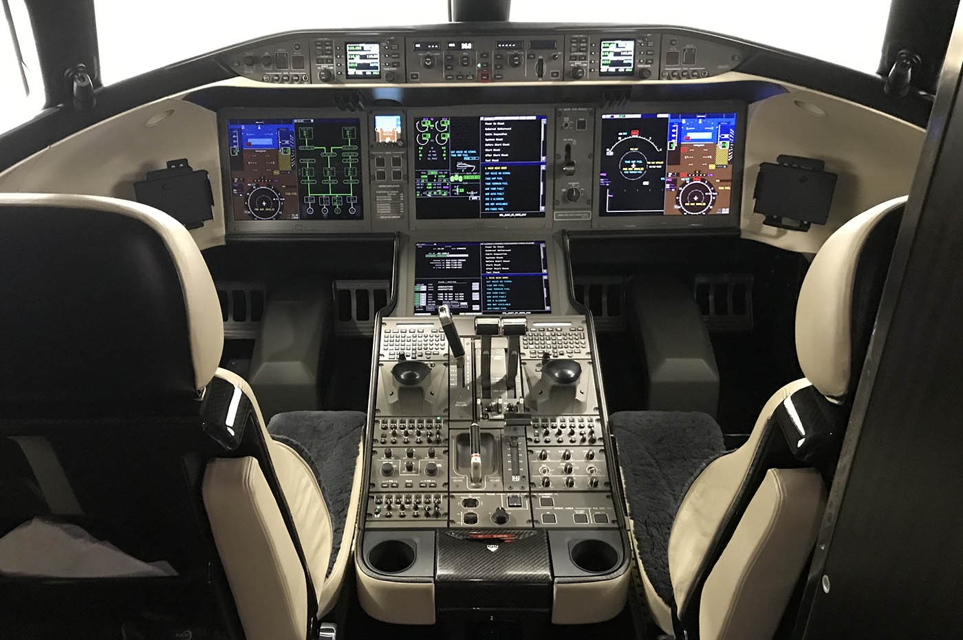 Global 7500 70024 Cockpit
