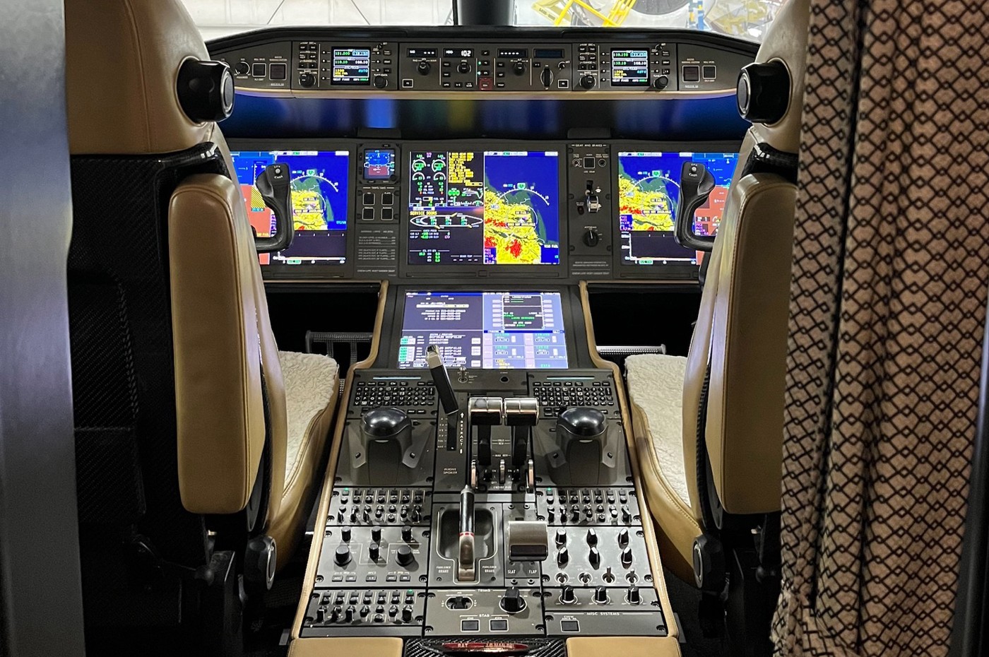Global 6000 9574 Cockpit