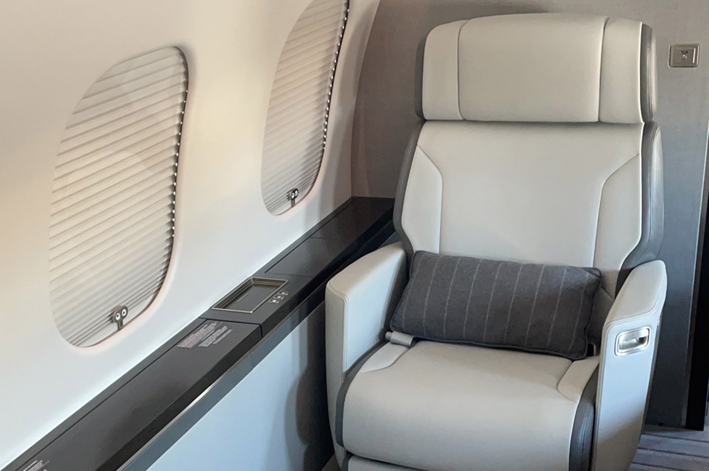 Global 6500 S/N 9872 Cabin 3